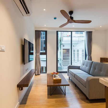 22Housing Hotel & Apartment 81 Linh Lang Hanoi Exterior photo