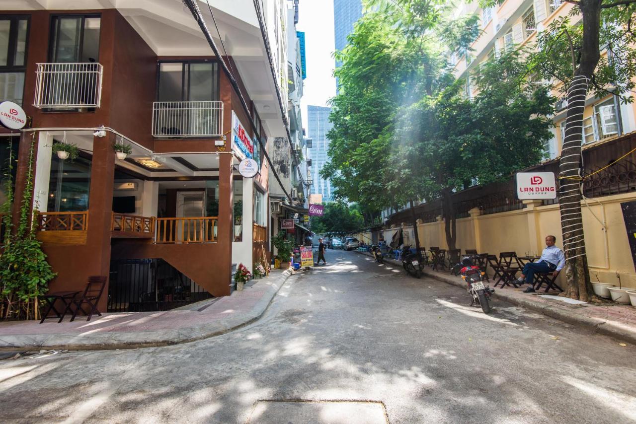 22Housing Hotel & Apartment 81 Linh Lang Hanoi Exterior photo