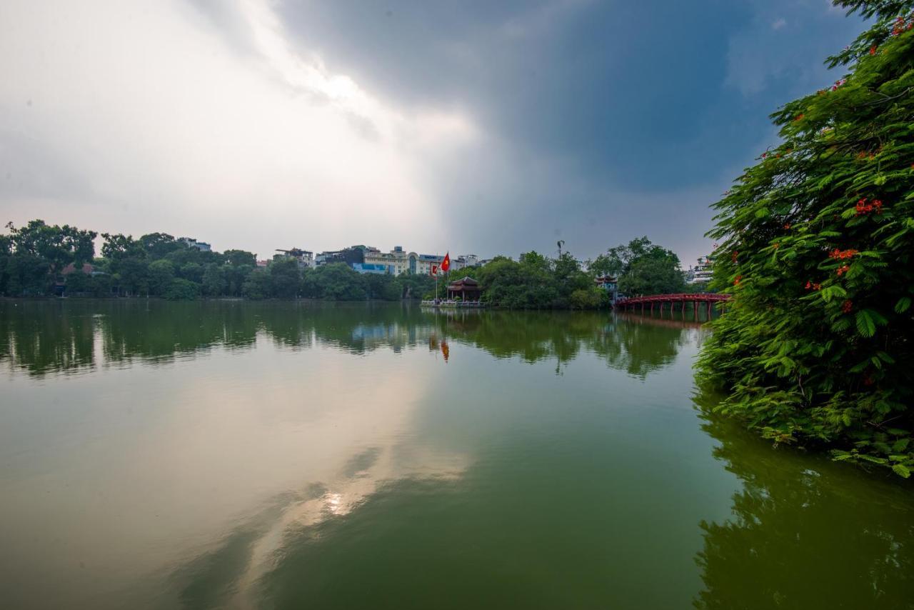 22Housing Hotel & Apartment 81 Linh Lang Hanoi Exterior photo