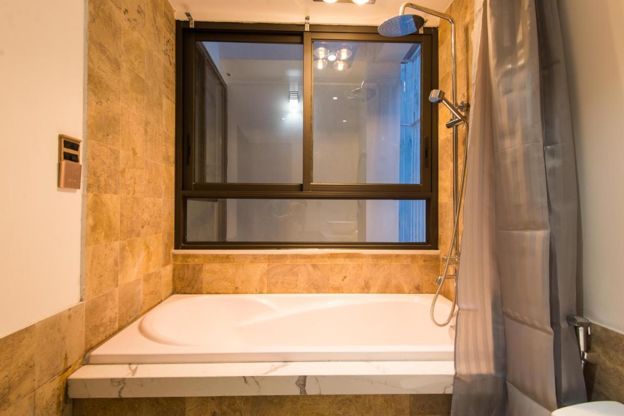 22Housing Hotel & Apartment 81 Linh Lang Hanoi Exterior photo