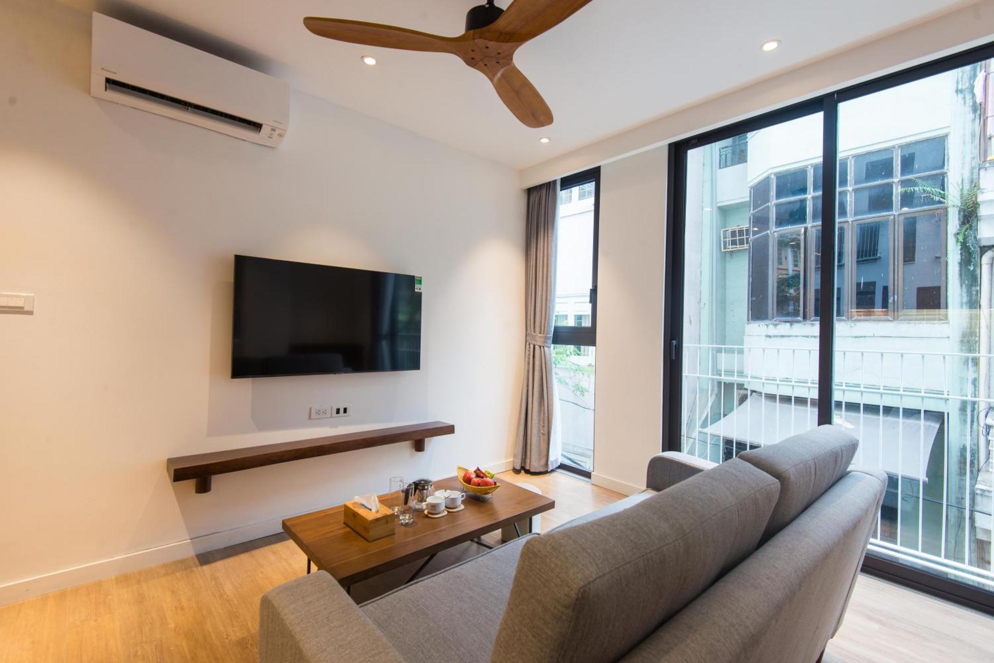 22Housing Hotel & Apartment 81 Linh Lang Hanoi Exterior photo